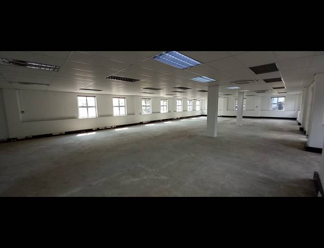 281M² OFFICE TO LET IN BRYANSTON